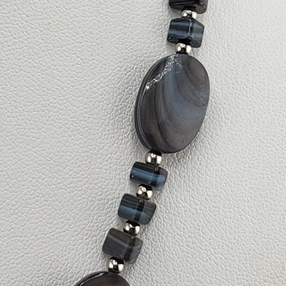 Chaps Dyed Shell‎ Necklace - Picture 3 of 9